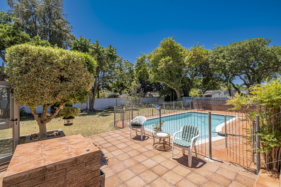4 Bedroom Property for Sale in Summerstrand Eastern Cape